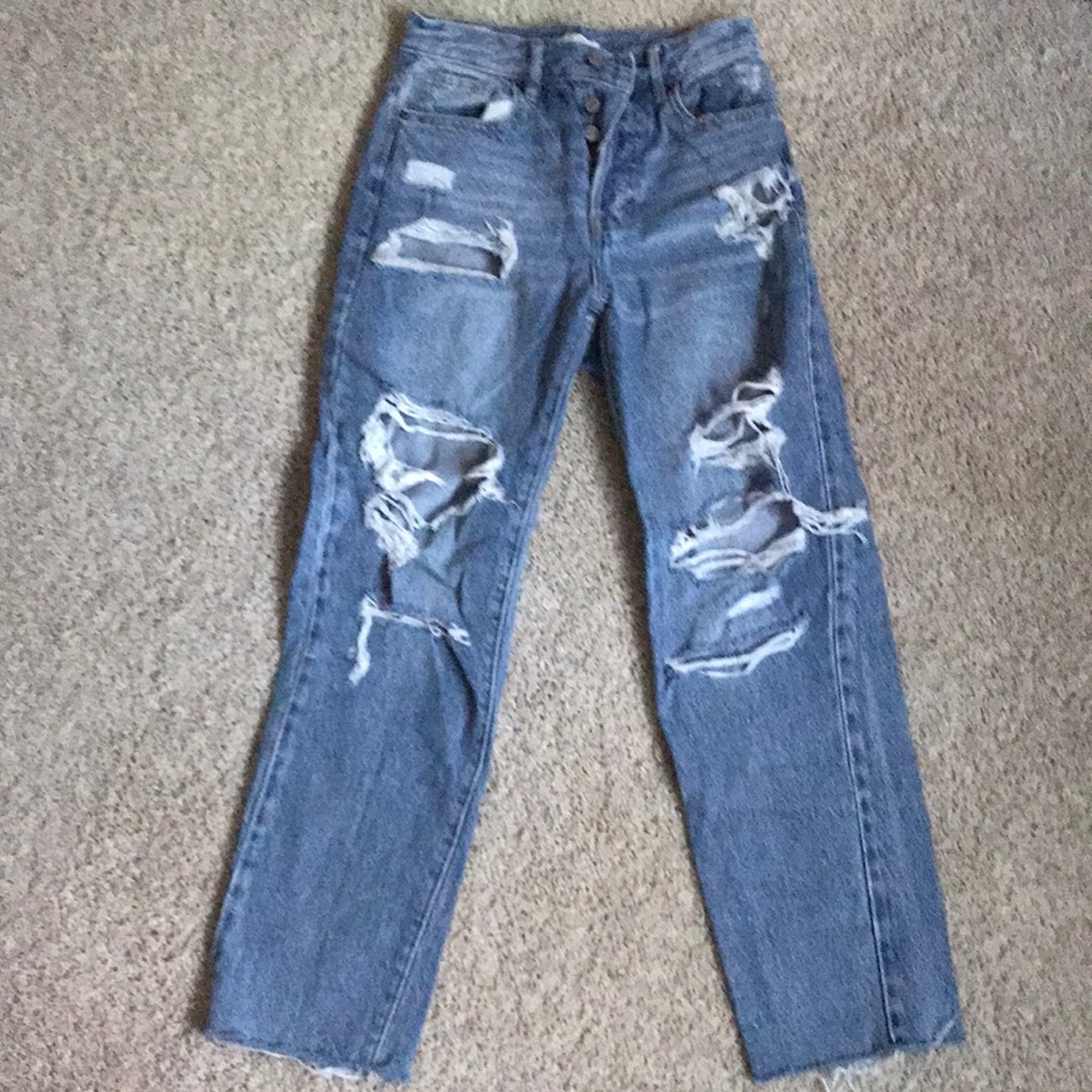 Light weight ripped jeans